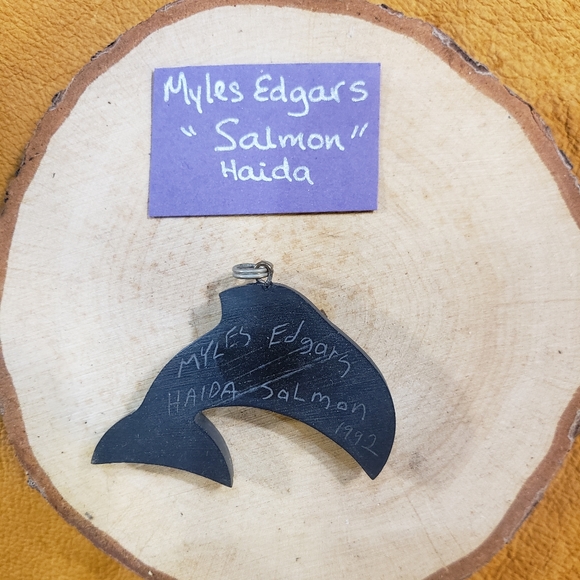 Myles Edgars Argulite Pendant - Picture 3 of 3